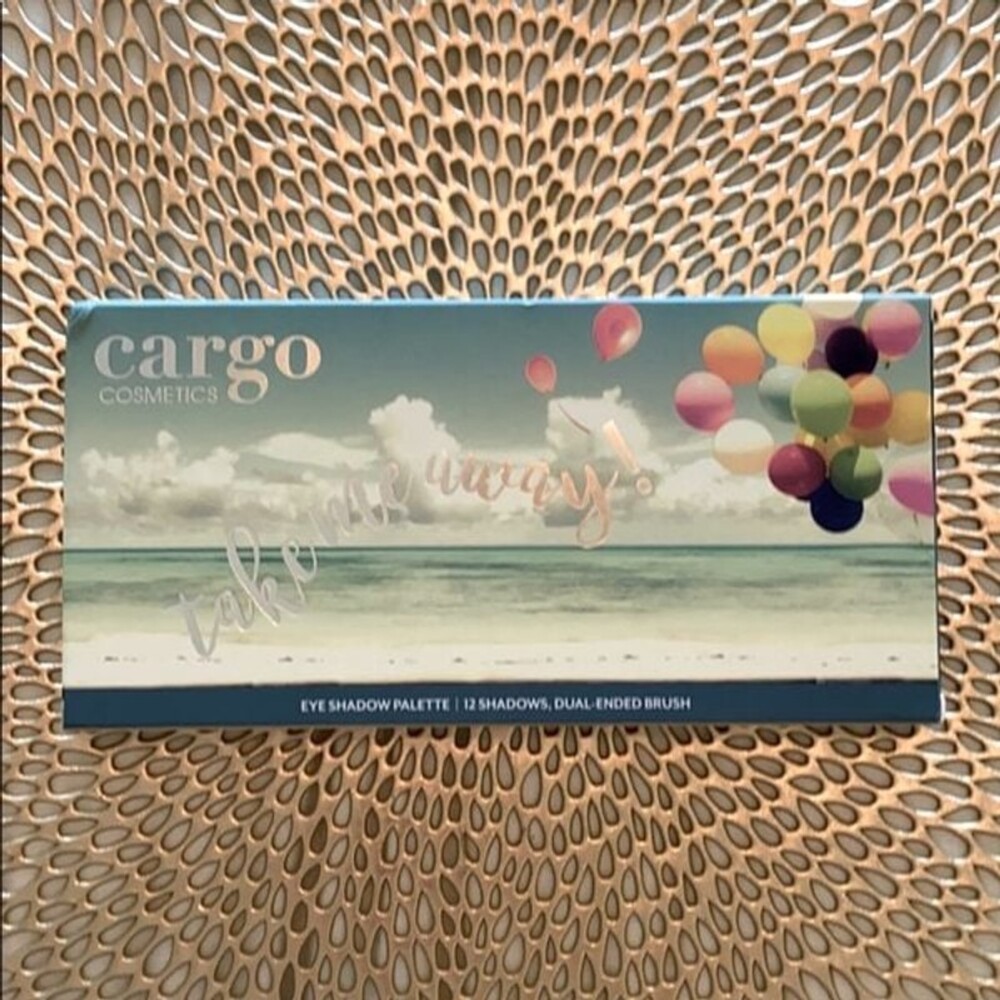 CARGO TAKE ME AWAY EYESHADOW PALLETTE